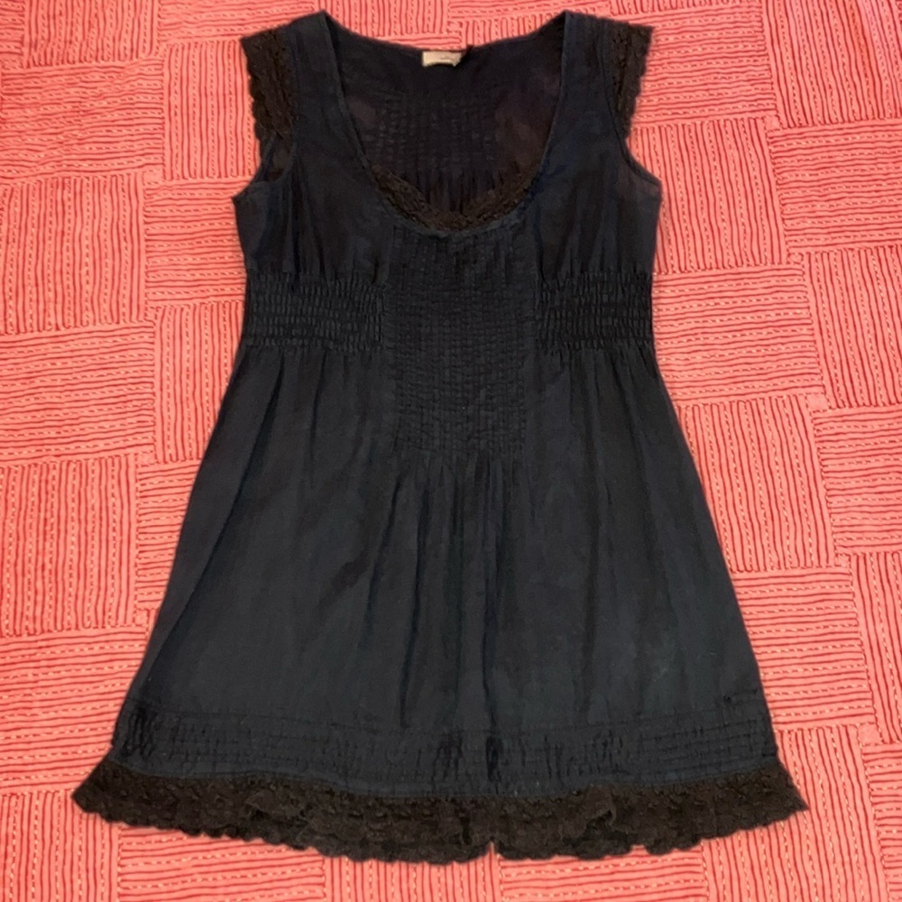 Wilfred by Aritzia women’s XXS lace trim fitted mini LBD dress